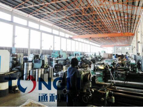 通利機器機加工車間